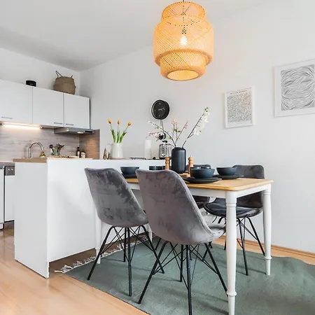 Ruhiges Und Modernes Zuhause